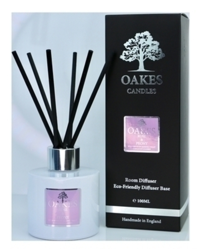 Oakes Rose and Peony Room Diffuser Oakes Vegan friendly artisan luxury diffuser for your home. Made locally in Liverpool.  Diffuser in Rose and Peony scent - 100ml.   The diffuser liquid is housed in simple cylindrical white glassware with a silver screw on cap. The 100ml Diffuser is elegantly finished with our metallic silver label. Each diffuser has black natural fibre reeds designed to give you the maximun throw of fragrance from your diffuser. Finally your luxury Oakes Diffuser is elegantly packaged in a bespoke teal and silver foil Oakes Presentation Box.